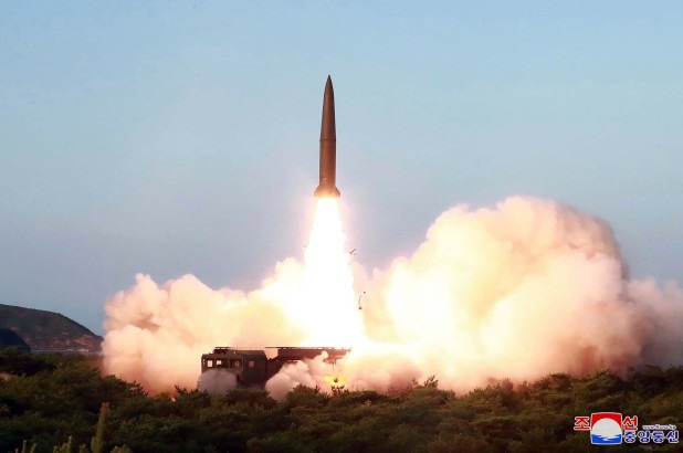 उत्तर कोरियाद्वारा शक्तिशाली मिसाइल प्रहार