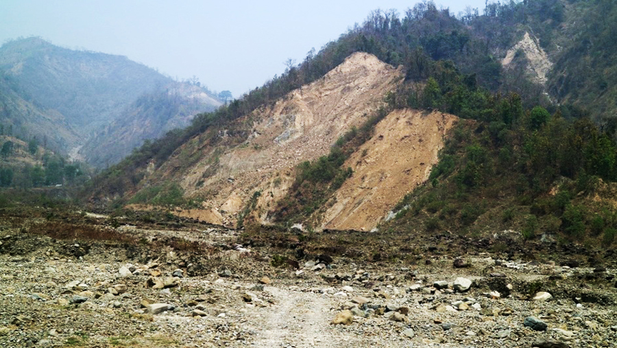 चुरेको संरक्षणमा मुख्य ब्यबधान सरकारको द्वेध चरित्र