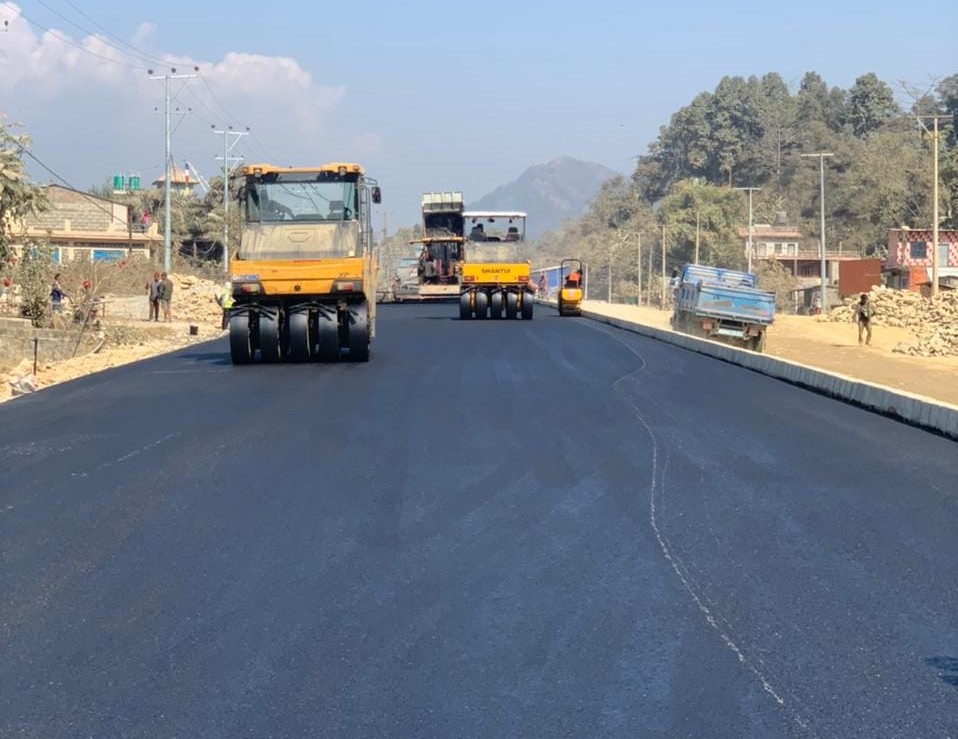 मुग्लिन-पोखरा सडक पूर्वीखण्डमा एक वर्षमा ५५ किलोमिटर दुई लेन सडक कालोपत्र