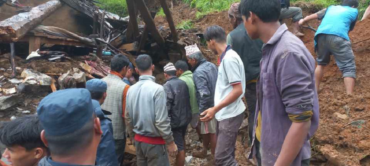 बझाङमा पहिरोमा पुरिएर एकै परिवारका चार जनाको मृत्यु