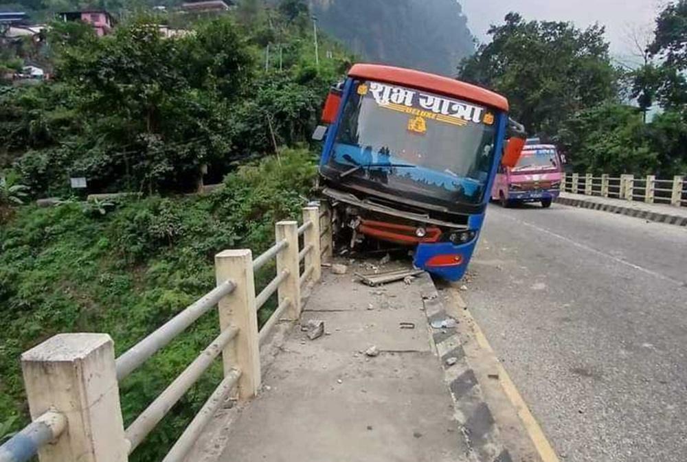 जलविरेमा बस दुर्घटना