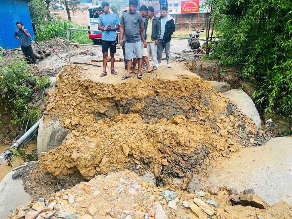 बनेपा–नाला–भक्तपुर सडक अवरुद्ध