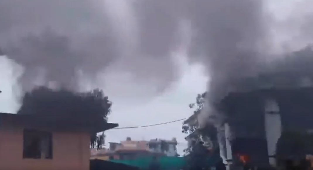 कांग्रेस सभापति देउवाको घरमा आगजनी