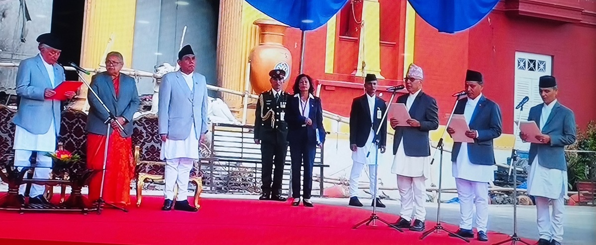 नवनियुक्त तीन मन्त्रीले लिए शपथ