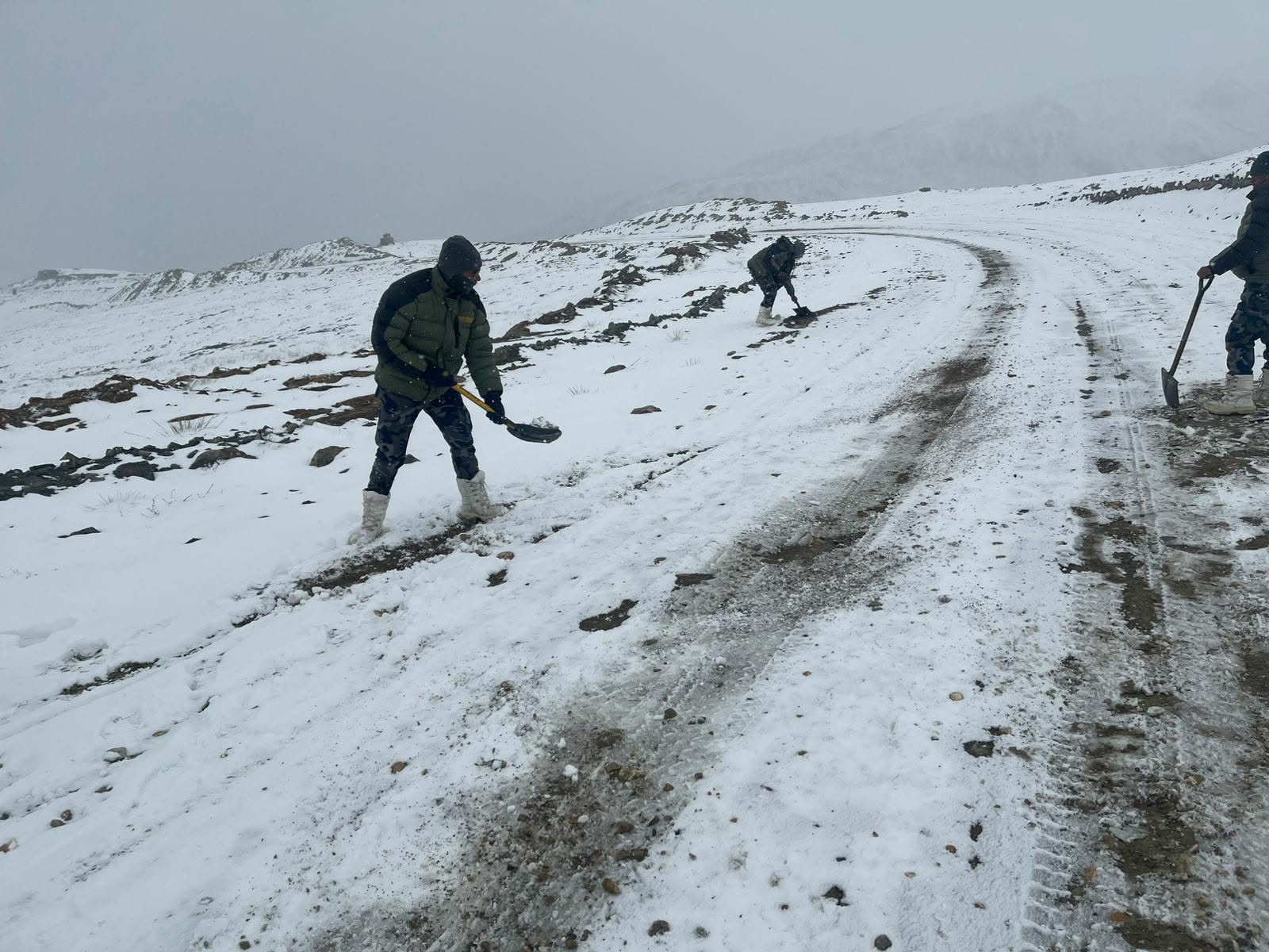 मौसम सुधार भएपछि सहज बन्दै मनाङको अवस्था