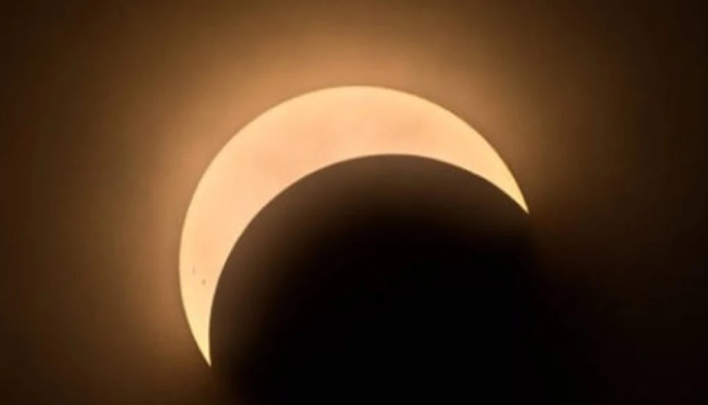 भोलि राति नेपालमा खण्डग्रास चन्द्रग्रहण देखिने